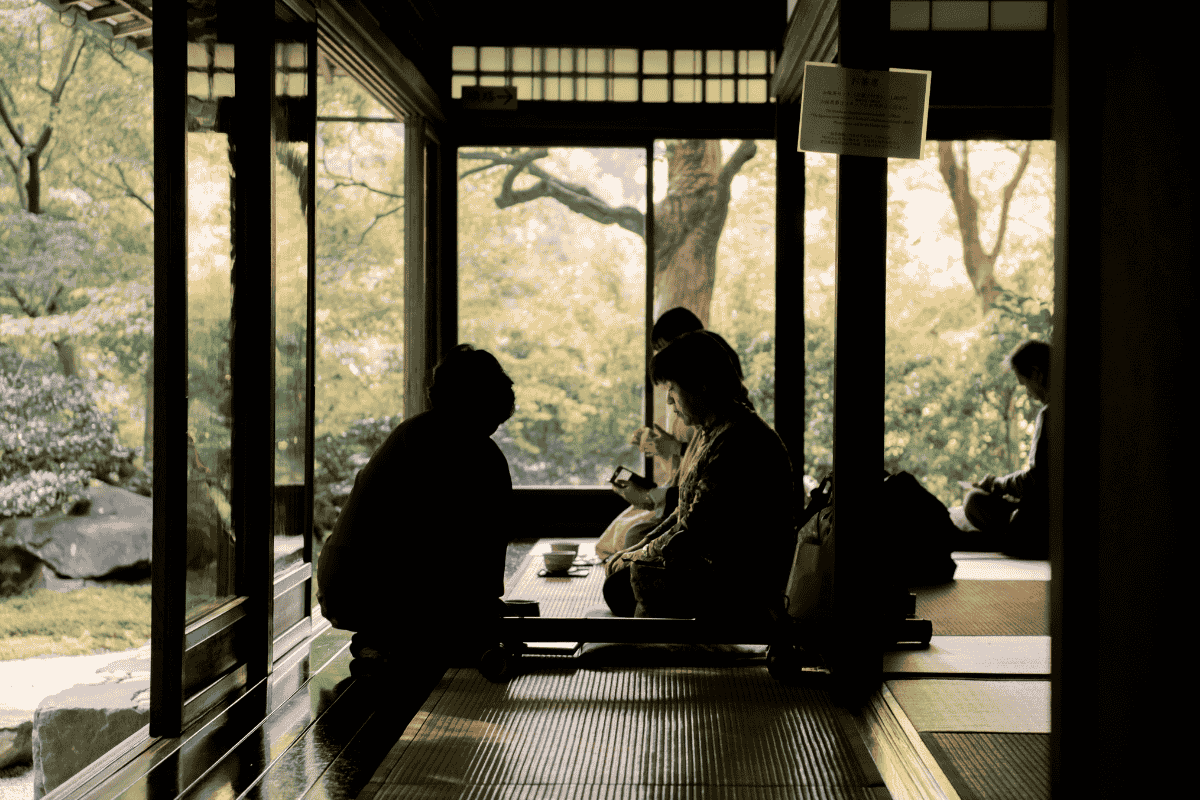 Why Japan Is Like This: Indirect Communication and “Reading the Air”